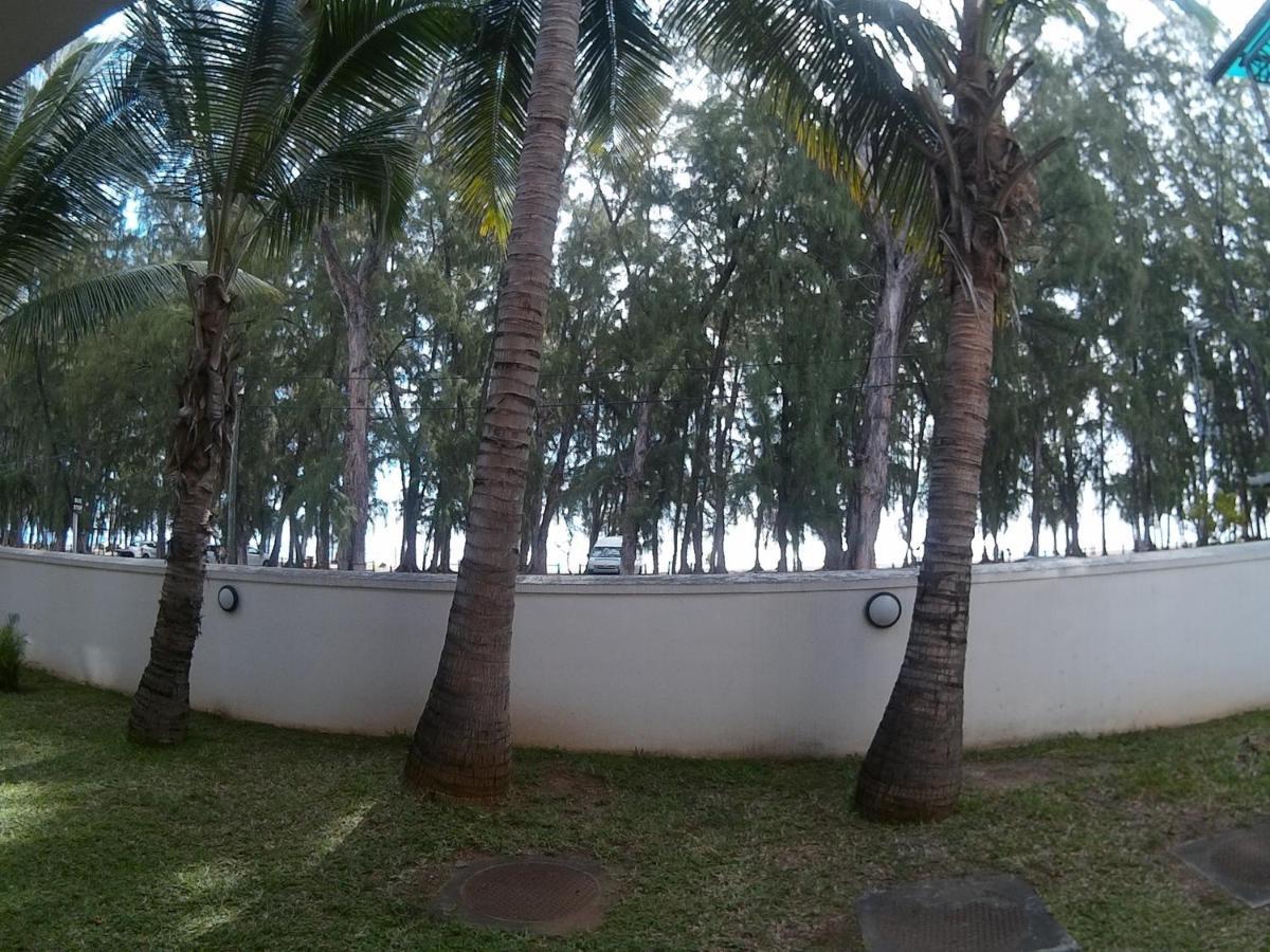 Oceanside Licenced Tourist Residence Flic en Flac Exterior photo